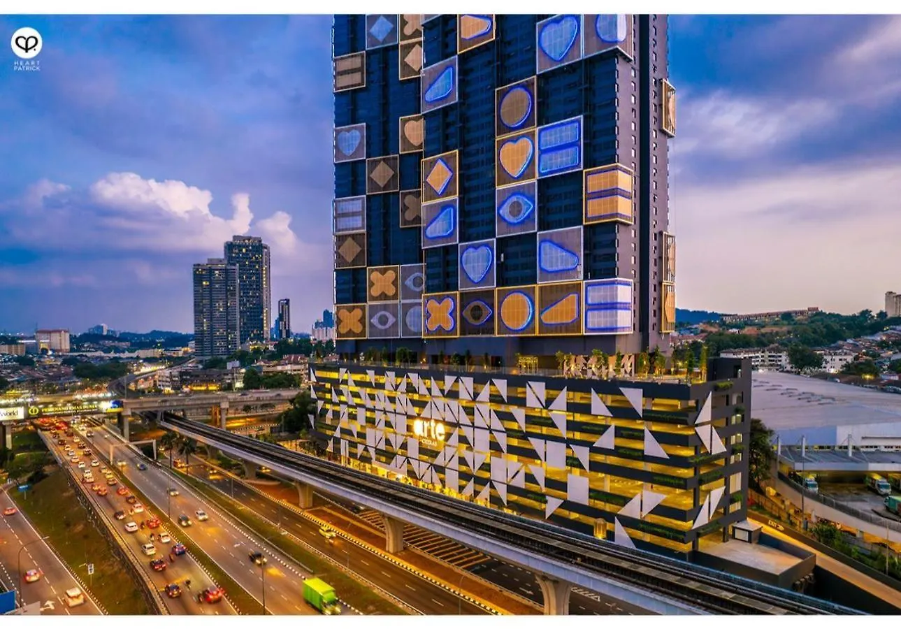 Apartment Arte Cheras By Xuites-5 Pax-Free Netflix-Infinity Pool Kuala Lumpur