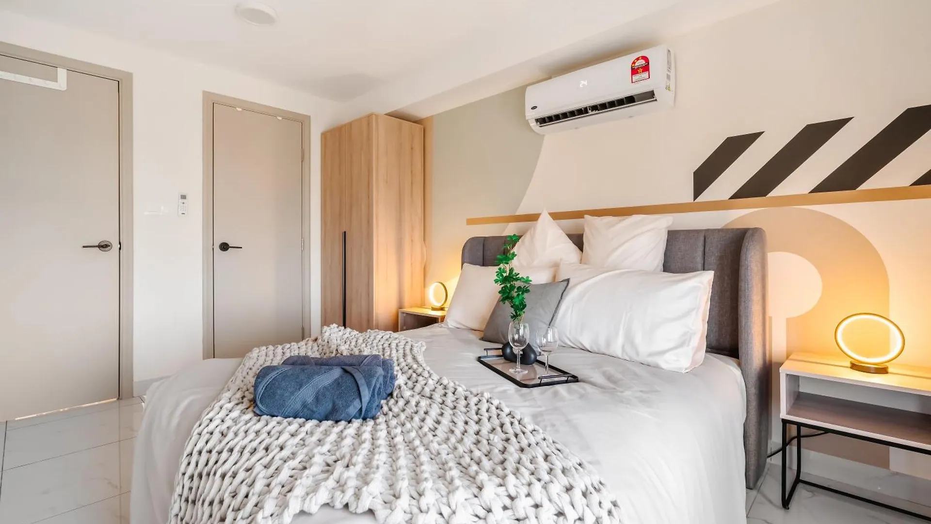 Arte Cheras By Xuites-5 Pax-Free Netflix-Infinity Pool Kuala Lumpur Malaysia
