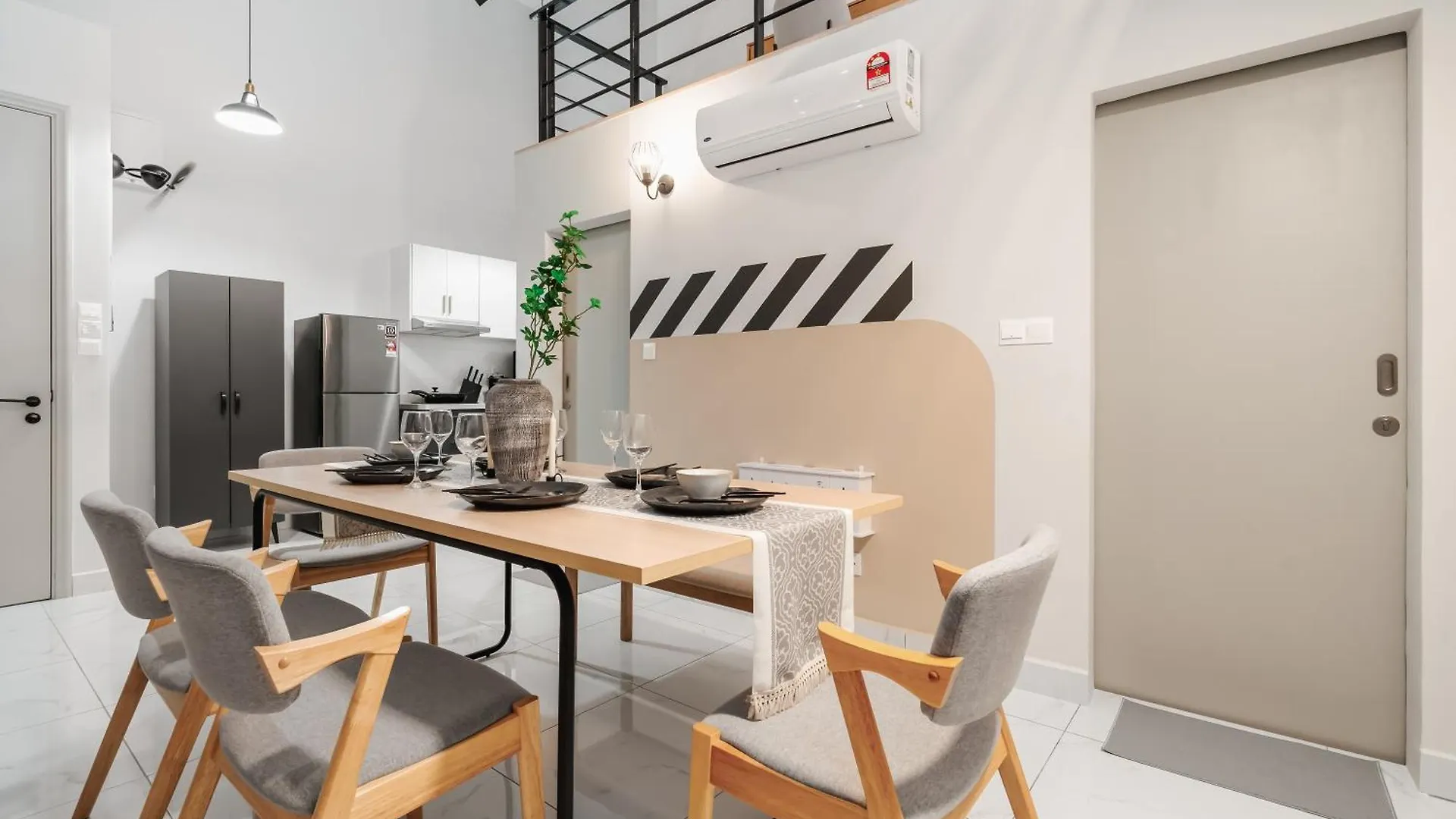 Arte Cheras By Xuites-5 Pax-Free Netflix-Infinity Pool Kuala Lumpur Apartment
